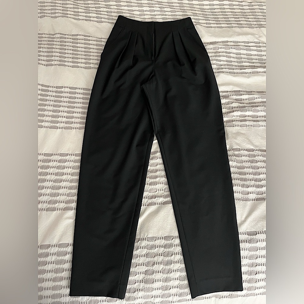 Tibi Pants size 4 black, excellent condition, high waisted pleated